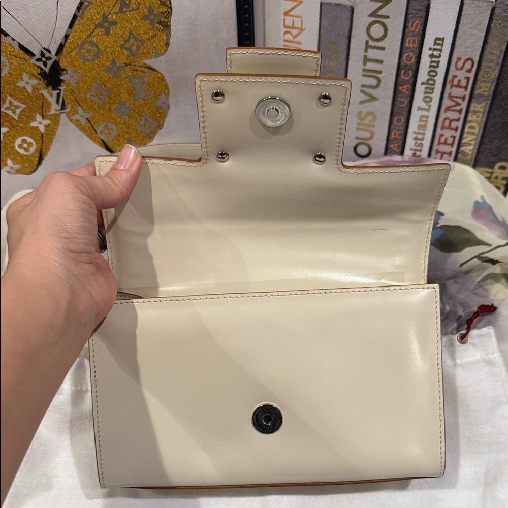 Salvatore Ferragamo Flap Buckle Shoulder Bag - Picture 7 of 17